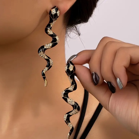 Jewelry - rhinestone snake earrings